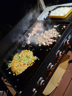 Black Stone Griddle w/ Cover