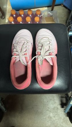 Nike Soccer Cleats Size 4Y