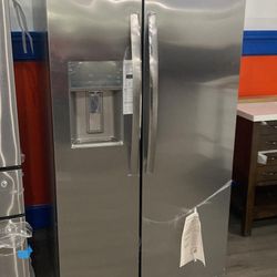 SIDE BY SIDE STAINLESS STEEL REFRIGERATOR
