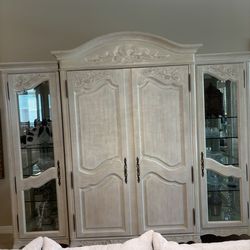 TV armoire