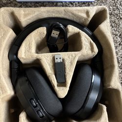 Turtle Beach Stealth 600 Wireless Multiplatform Amplified Gaming Headset for PS5, PS4, PC, & Mobile – Bluetooth, 80-Hr Battery, Noise-Cancelling Flip-