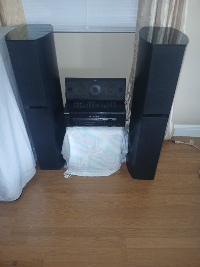 Sony STR-DE 335 Reciever & Jamo 707 Speakers