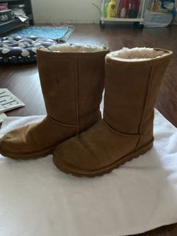 BEARPAW LIGHT BROWN SHORT BOOTS SIZE7