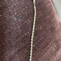 Gold plated 7.5” diamond cut rope link bracelet w/ barrel clasp and safety latch