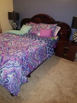Queen bed set