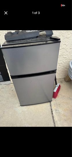 Mini fridge