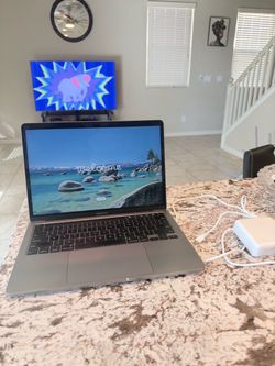 Apple MacBook Pro 2020 with Touchbar and Fingerprint Sensor