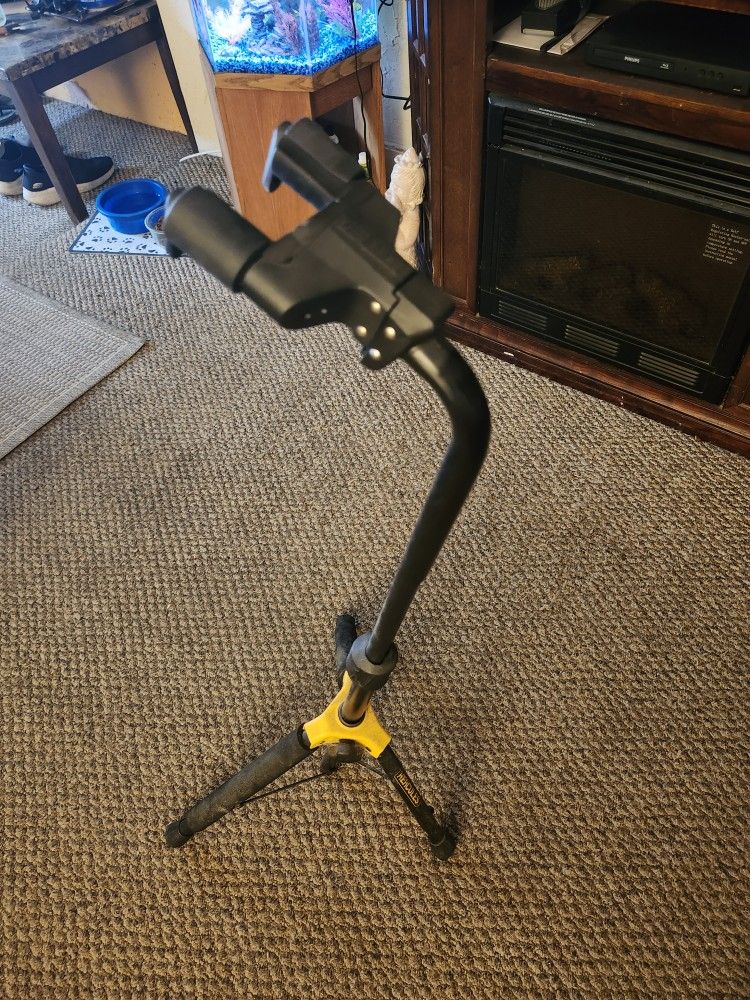Hercules guitar stand excellent shape.$25obo
