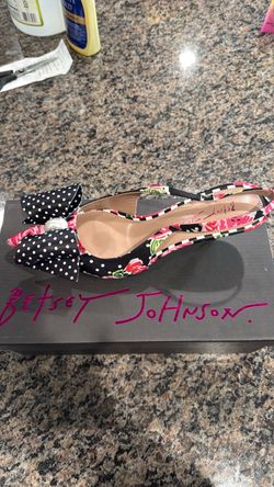 New Betsey Johnson Kitten Pumps