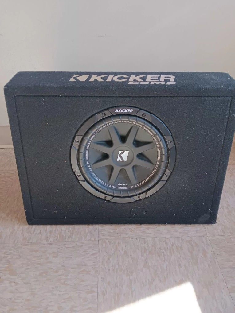 10" SUBWOOFER AND AMP WORKS GOOD....