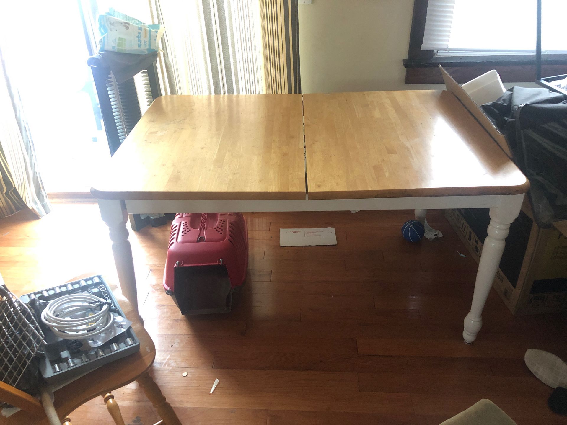 Wooden Dining table (PICK UP ONLY)