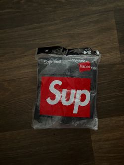 Supreme x hanes socks