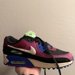 Nike Air Max 90 Green Glow Faux Fur Tongue – Black/Pink/Blue