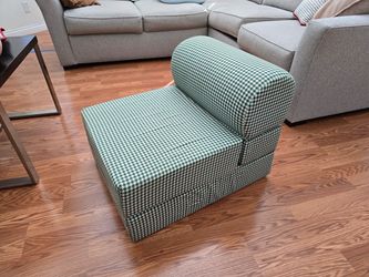 Green Gingham Folding Foam Chair