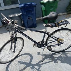 Like New Schwinn Trailway 700x32 Aluminum 