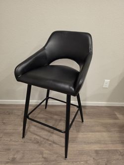 Brand New Unassembled_4 Black Faux Leather Barstools(Seat H26")