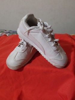 Puma Sneakers size 9 Kids unisex