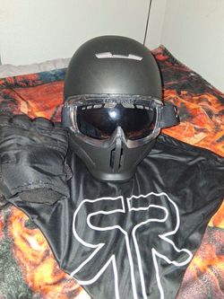 Motorcycle helmet