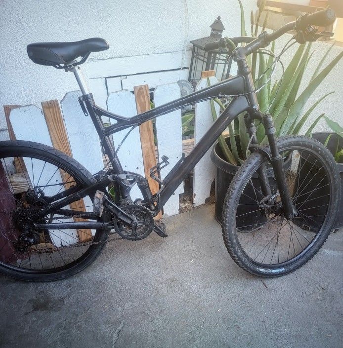 Giant Trance MTN Bike