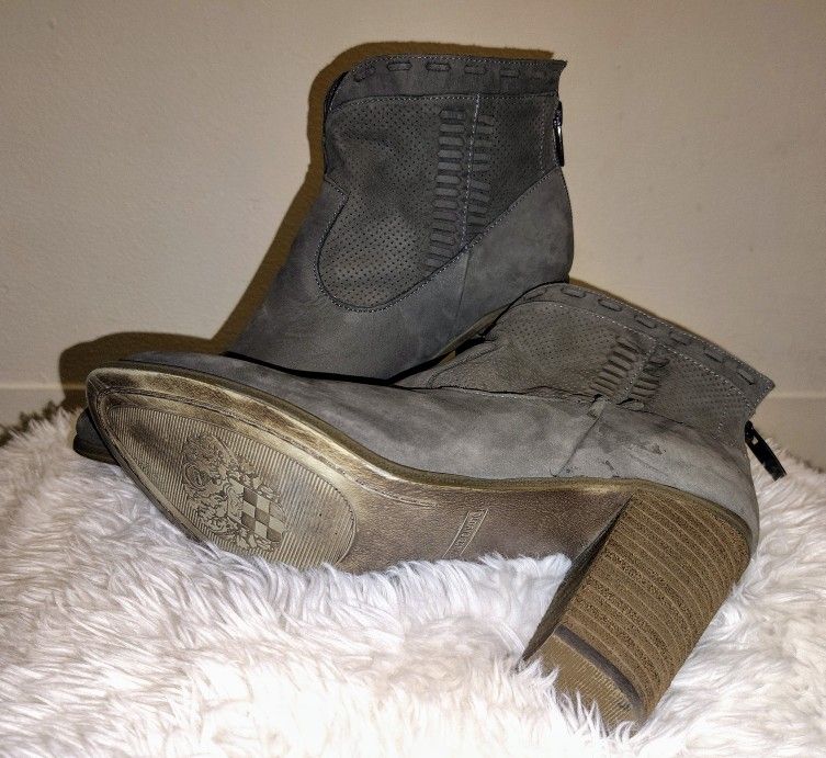 Vince Camuto W-FRETZIA Leather Perforated Suede Leather Ankle Boots