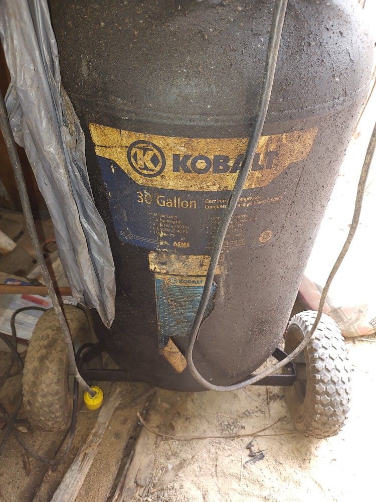 Kobalt 30 gal Air Compressor for Sale in Whisper Pnes, NC OfferUp