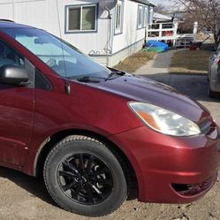 2004 Toyota Sienna