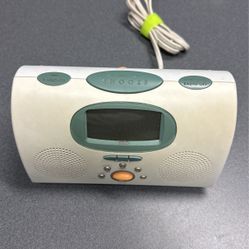 Antique design radio by Phillip