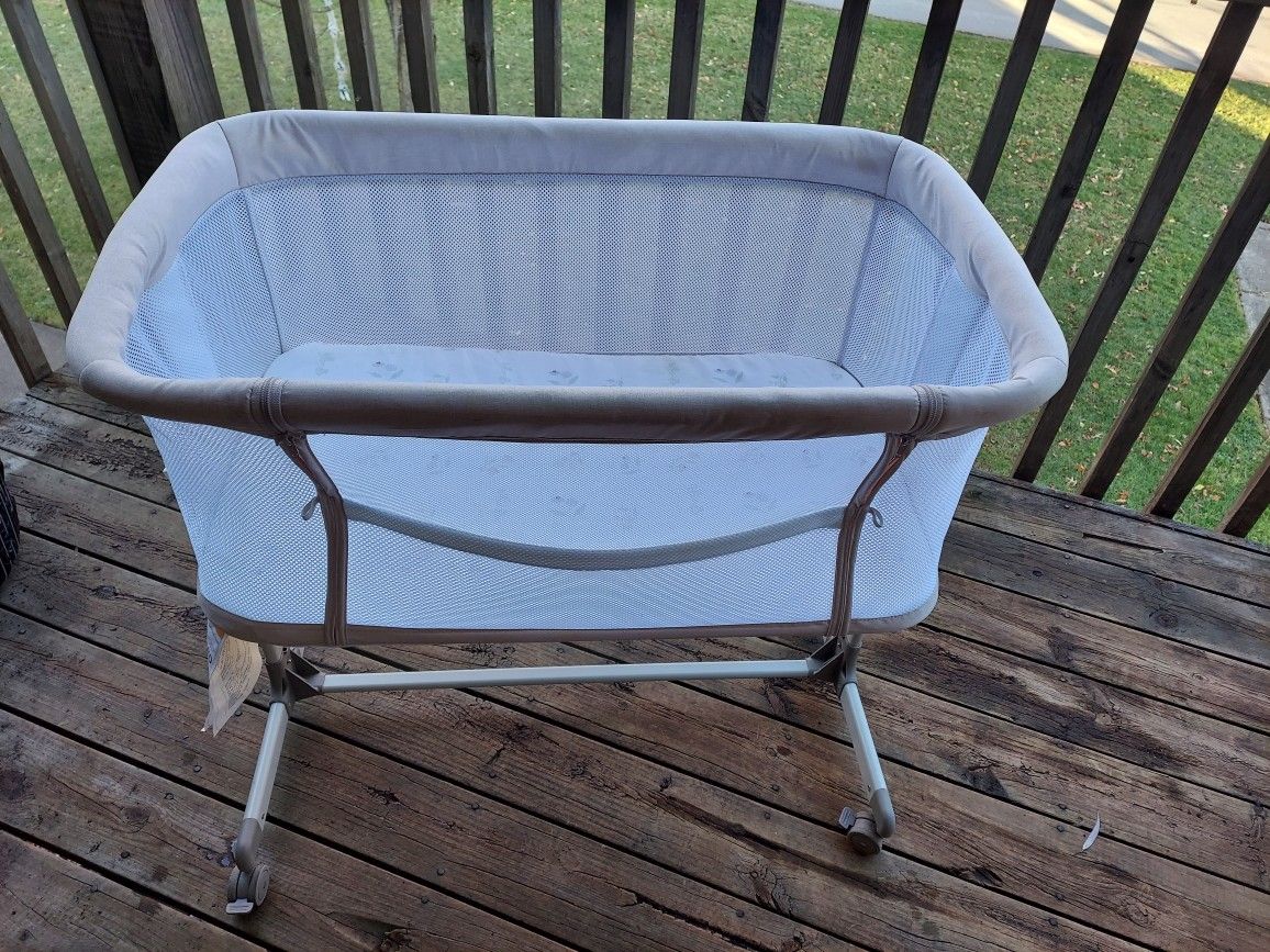 Bedside Bassinet For Newborn Must Pick Up