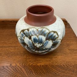 Pottery vase