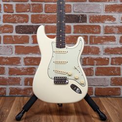 Fender American Vintage II, 1961 Stratocaster Olympic White 2024 w/OHSC