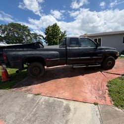 2000 Dodge Truck