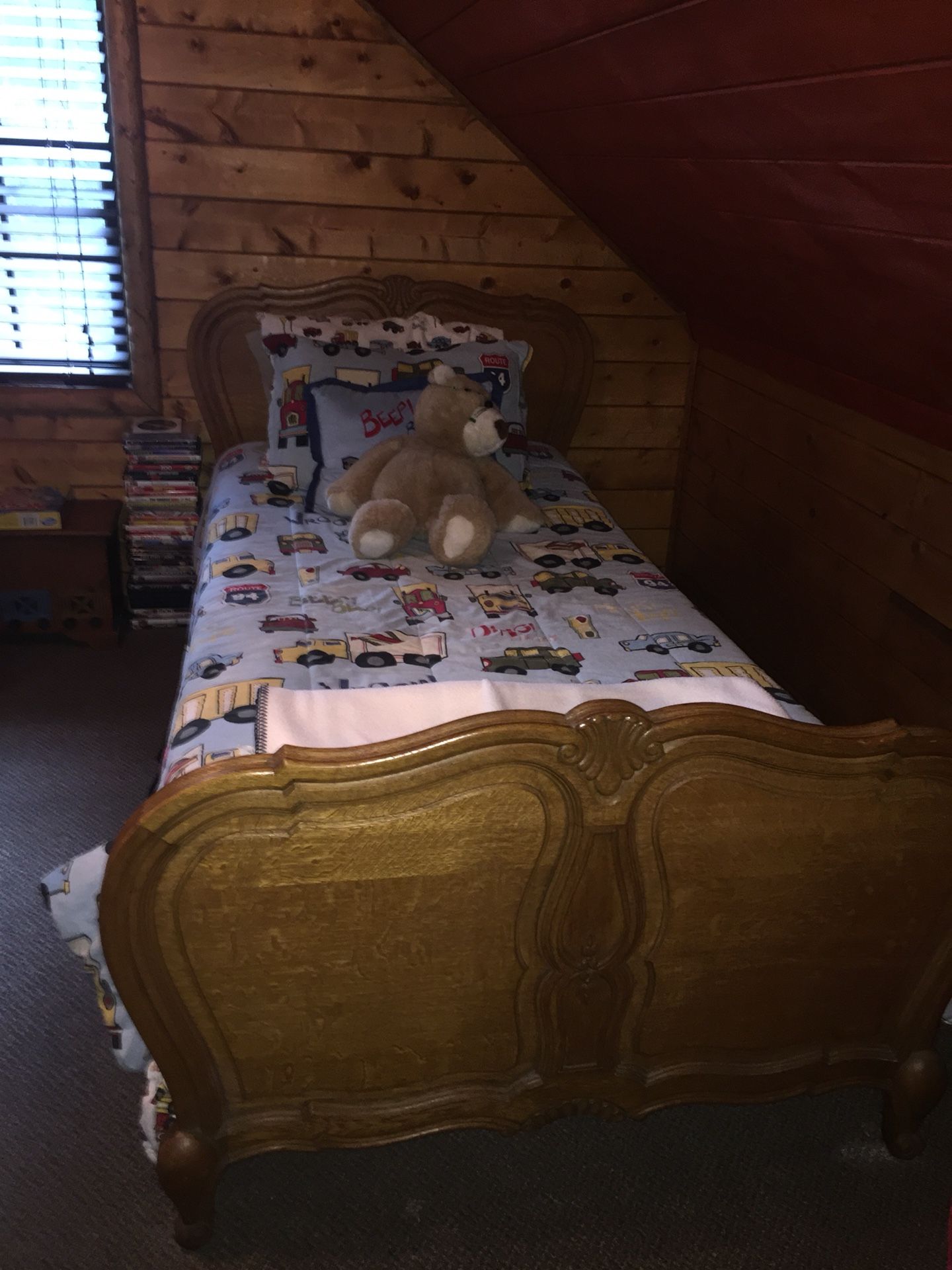 Twin bed