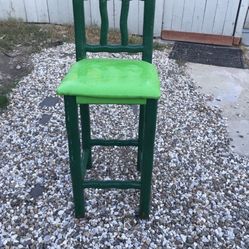 green chair 
