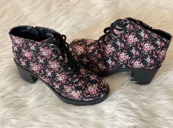 Floral print boots