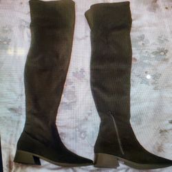 Flat Over The Knee Stretch Boot  size7.5