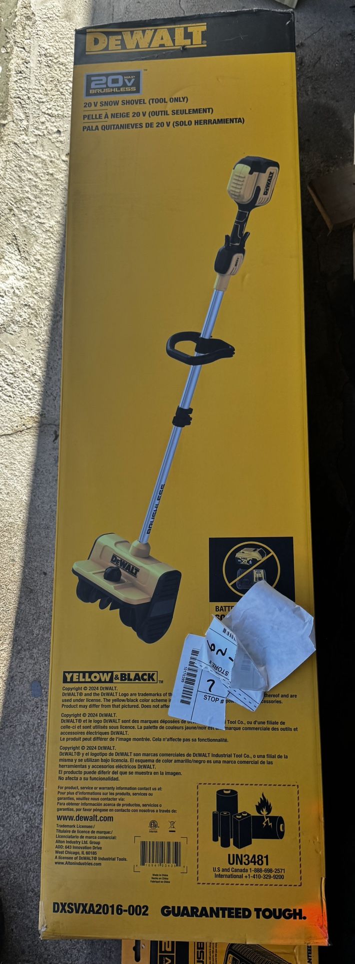 20 V SNOW SHOVEL Battery, And Charging Station