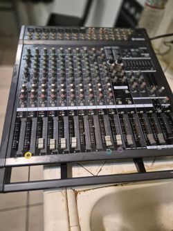 Yamaha mixer Emx 5000-12 12 channel mixer. $25 Deposit REQUIRED.