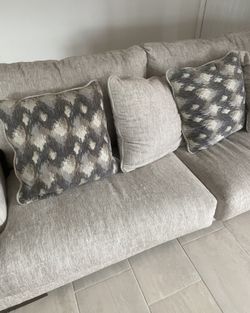 1Couch For 3 Seats