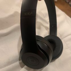 Beats Solo 4s 