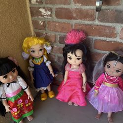 4 PCs animator doll Disney small world. All singing