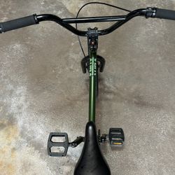 Aura Kids  BMX Bike