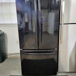 2021 GE 33in Wide Counter Depth French Door Refrigerator 