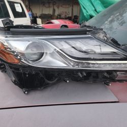 Toyota Camry 2019. Luses Led