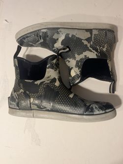 HUK Men’s Performance Fishing Deck Boots – Gray/Black Camo