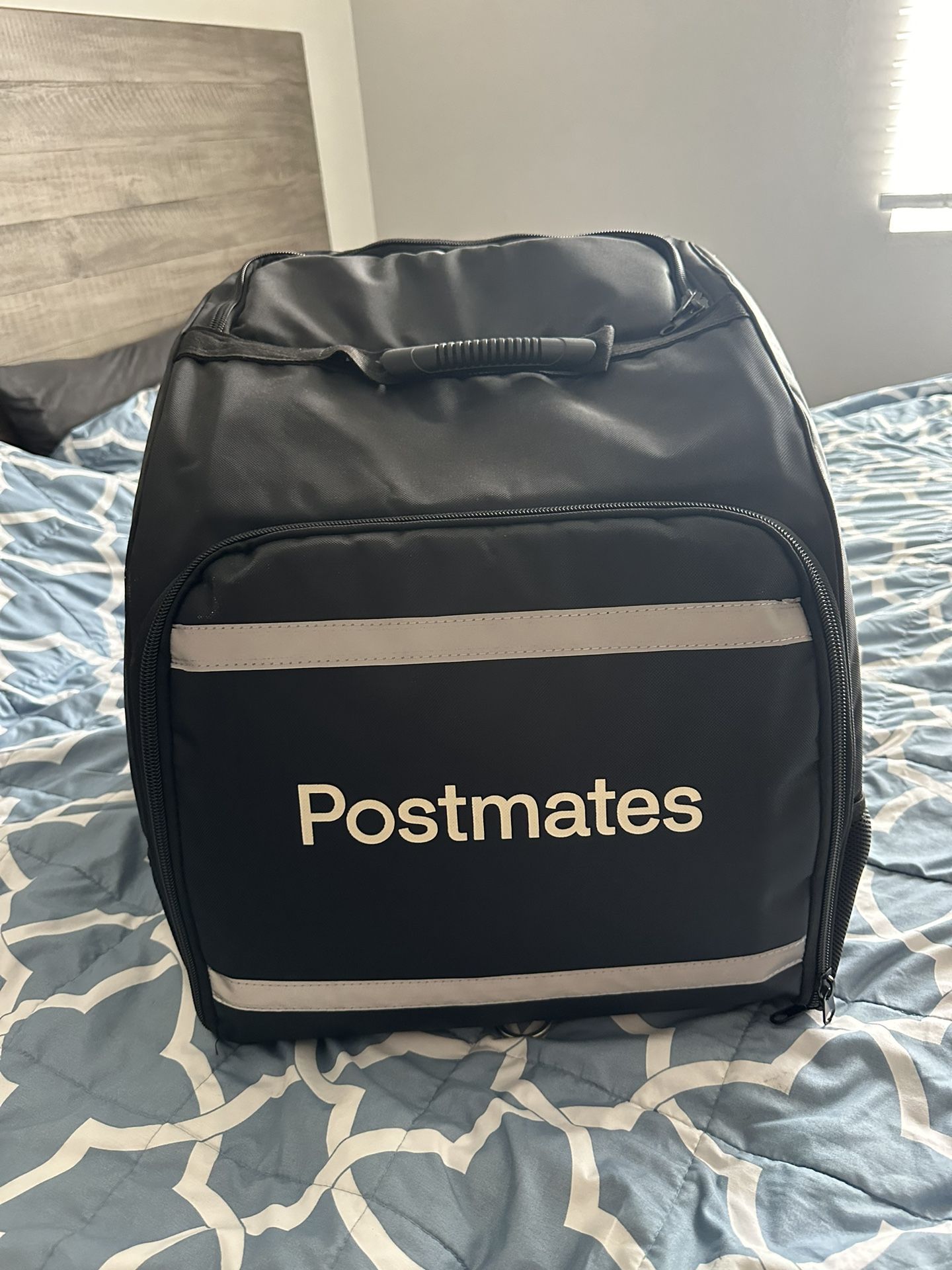 Postmates Insulated XL Delivery Bag 3 Shelves 6 Drink Holder Adjustable 16x16x18