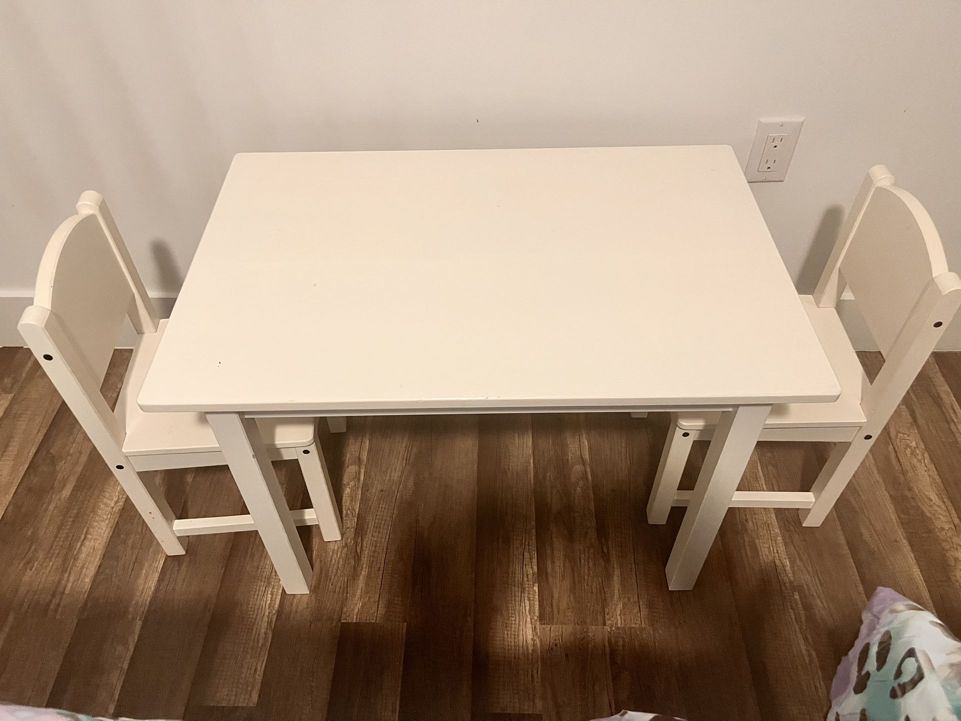 Small Kids Desk With Two Wooden Chairs