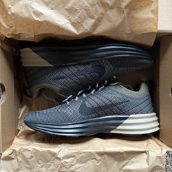 Nike Lunar Roam SE