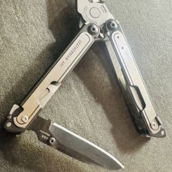 Like New Leatherman Arc