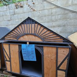 Large Dog House (Available) 