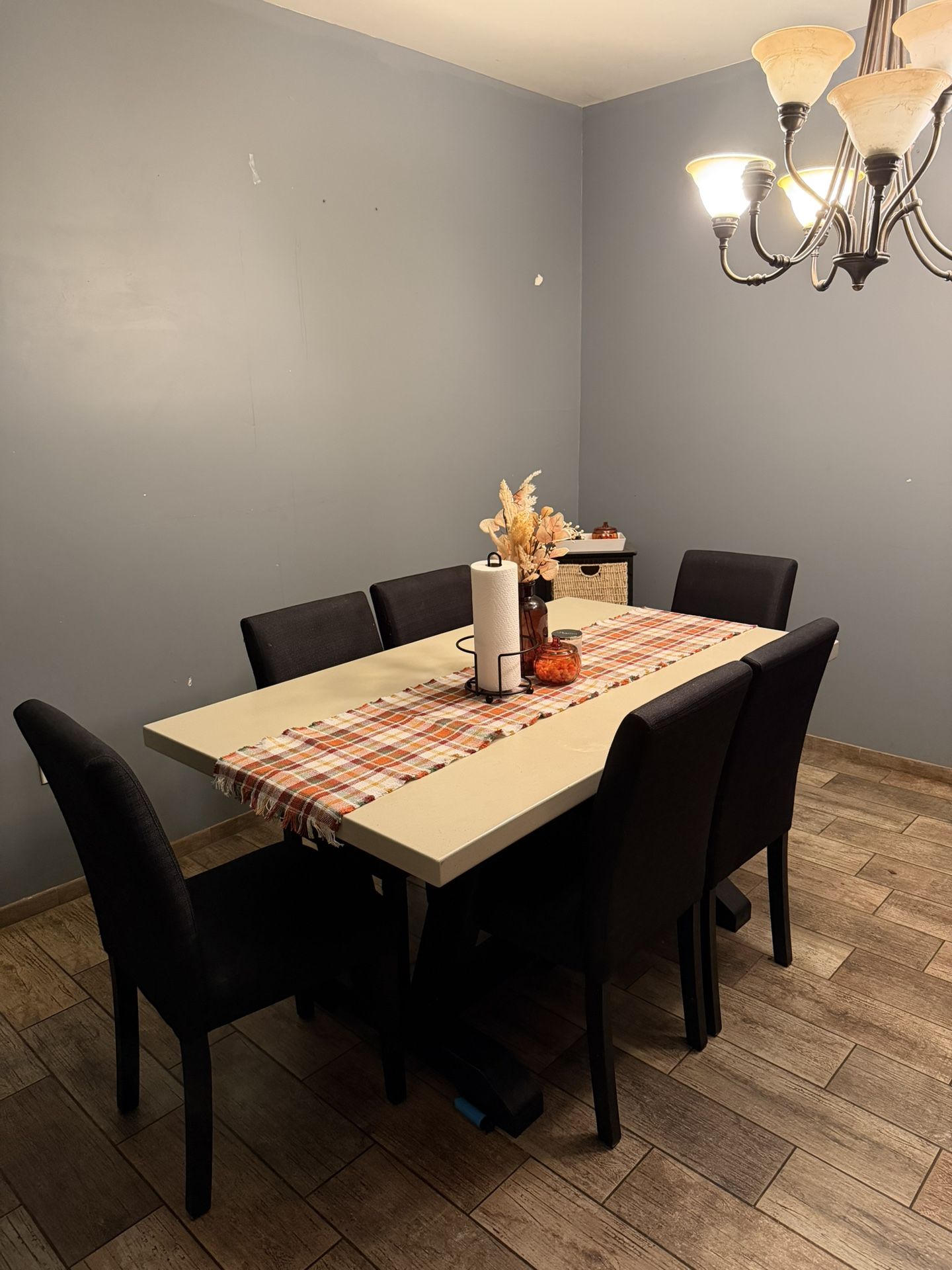 Dining Table + 6 Chairs